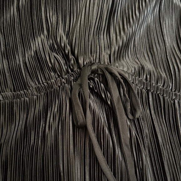 Nine West Black Pleated Sleeveless Blouse - Picture 3 of 4